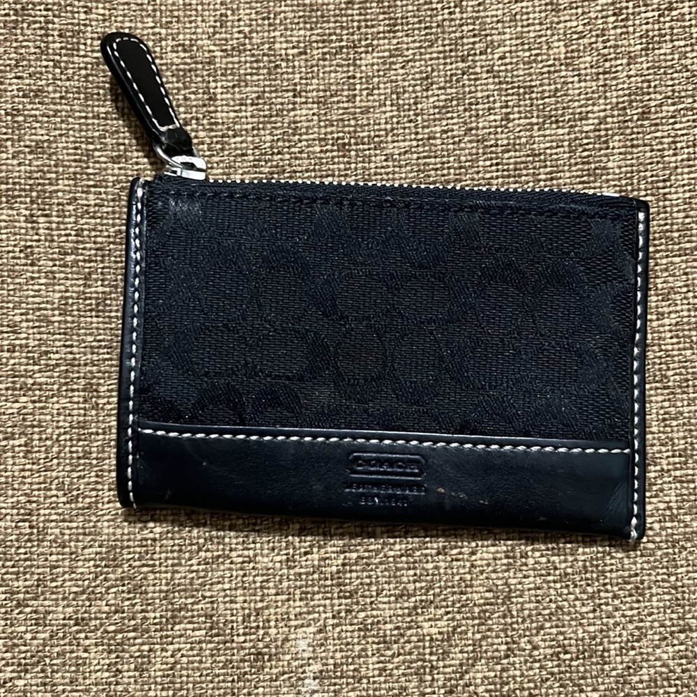 Coach - Picture 4 of 4